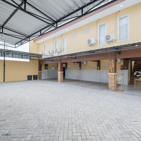 فندق Reddoorz Syariah Near Rsud Dr Iskak Tulungagung Kedungwaru المظهر الخارجي الصورة